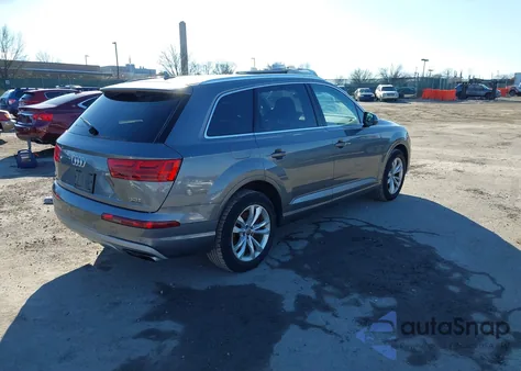 2017 Audi Q7 3.0T Premium из США, поврежденный, VIN WA1LAAF70HD046429